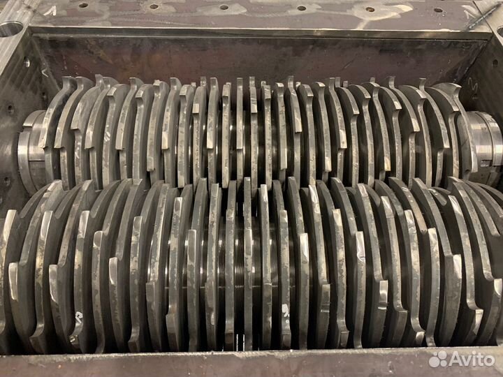 Шредер промышленный для пластика, дерева, резины