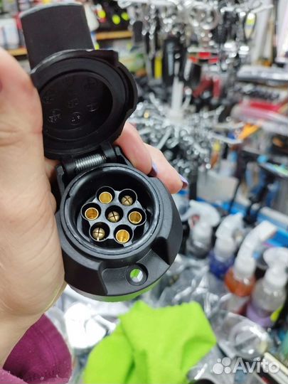 Розетка фаркопа 12В 7 контактов пластик с резинкой