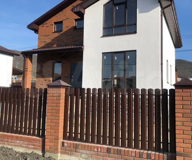 Дом 187 м² на участке 4,5 сот.