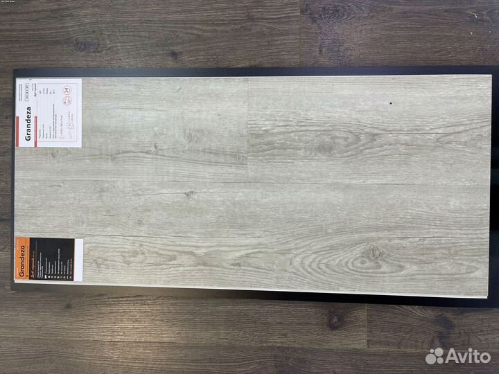 Кварц виниловый ламинат дуб