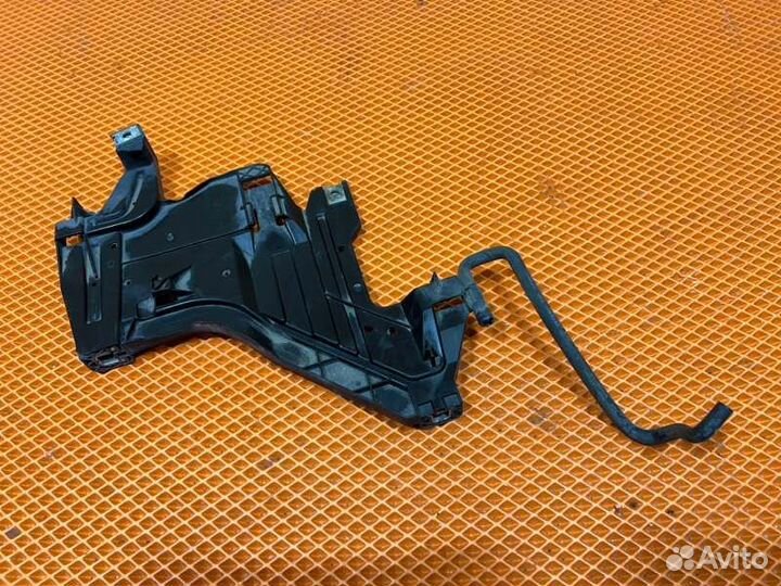 Кронштейн фары передний правый Audi A4 Iv B8 cdnc