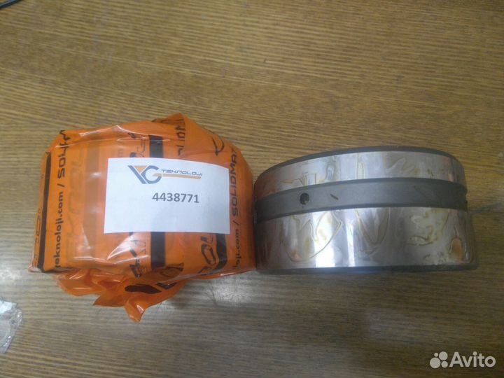 Втулка 4438771