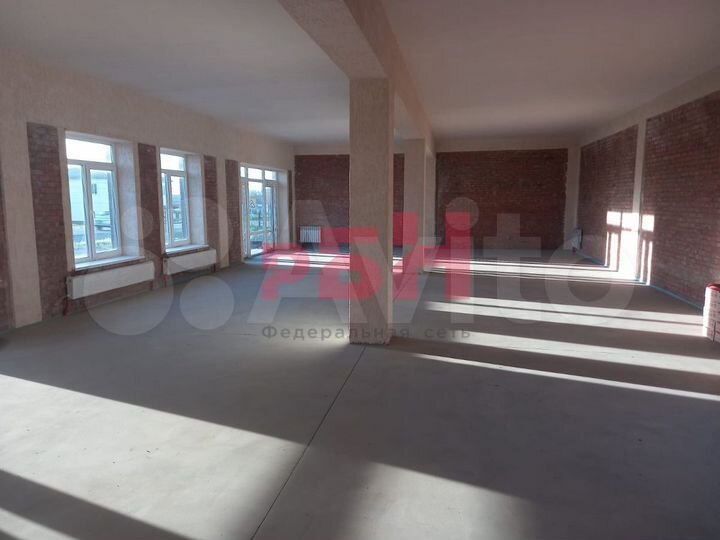 Торговый этаж с парковкой 178,4 кв.м