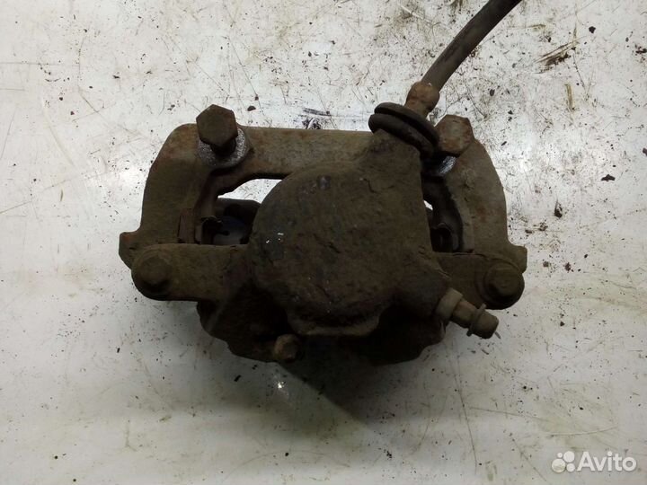 Суппорт передний правый Mercedes Benz C230