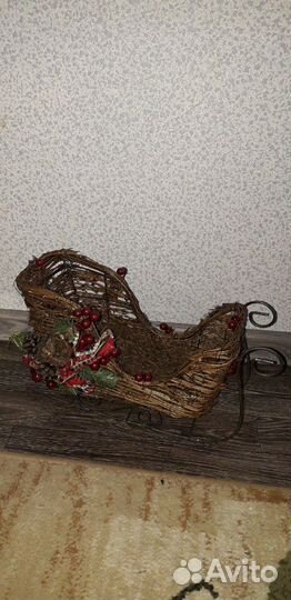 Новогодние резные санки для подарка