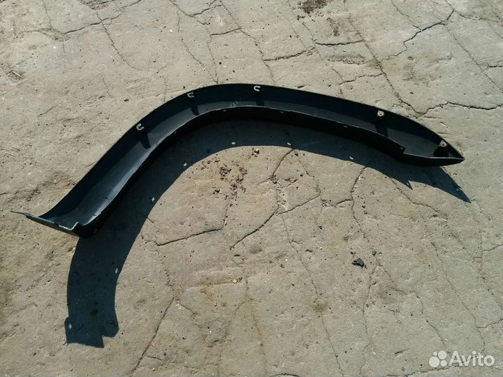 Ниссан Патрол Накладка переднего левого крыла