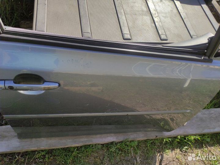 Дверь боковая передняя правая Toyota Ractis NCP100