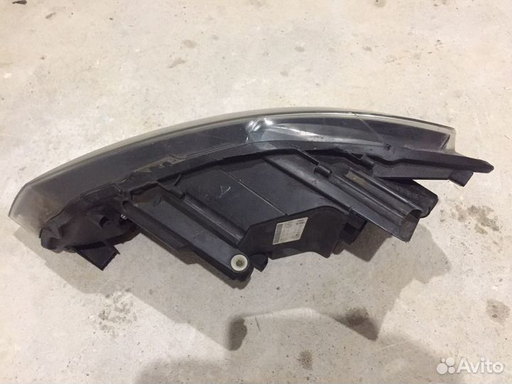 Фара не целая правая Volkswagen Polo 2017-20