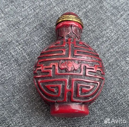 Старинная бутылочка для ароматов или табака