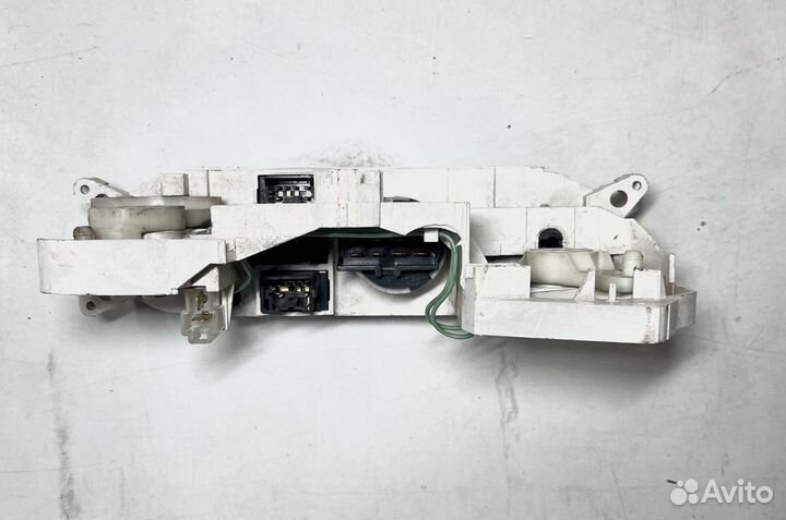Блок управления печкой Mitsubishi Galant 8