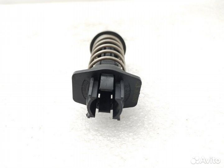 Упор капота Mercedes-Benz S-Class W221 2007