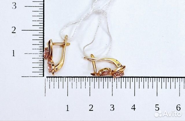 Золотые серьги с камнем