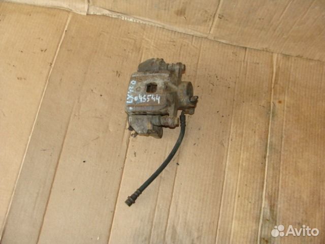 Задние тормозные суппорта Lexus lx470 04г