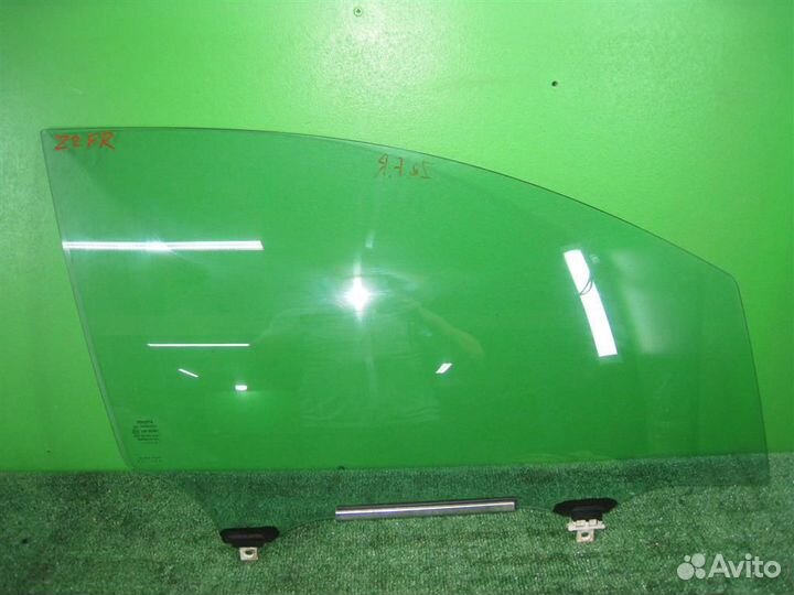 Стекло переднее правое Toyota Auris E150 2010