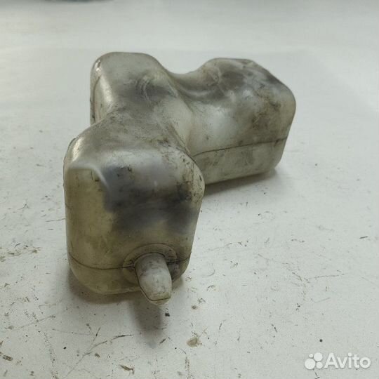 Бачок расширительный Toyota Rav4 2000