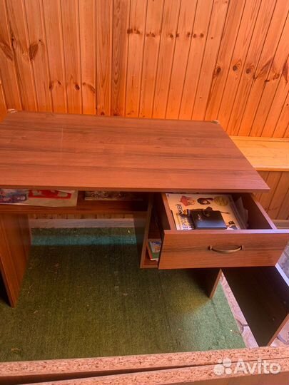 Письменный стол