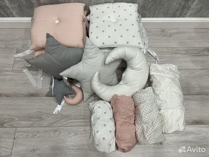 Комплект в кроватку с бортиками балдахин простыни