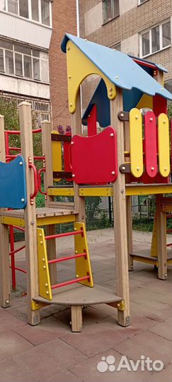 Детский игровой комплекс с горкой