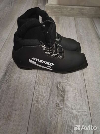 Продам лыжные ботинки nordway