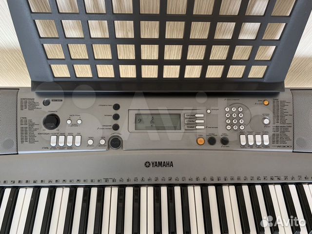Синтезатор Yamaha PSR R300