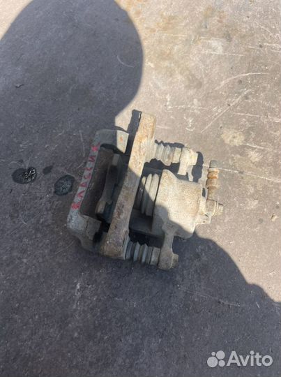 Задний правый суппорт Hyundai Santa Fe