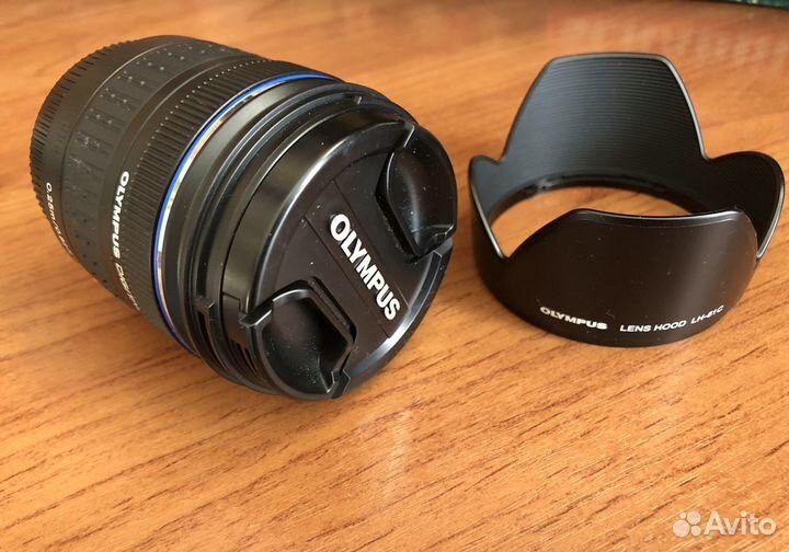 Объектив Olympus Zuiko Digital 14-42mm f/3.5-5.6