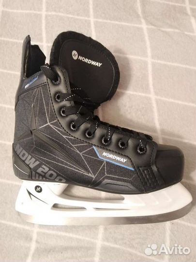 Коньки хоккейные