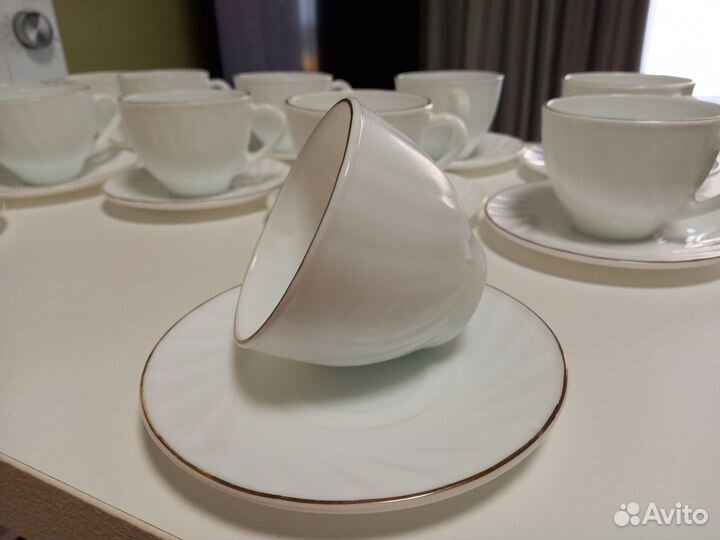 Набор кофейных чашек с блюдцами на 12 персон