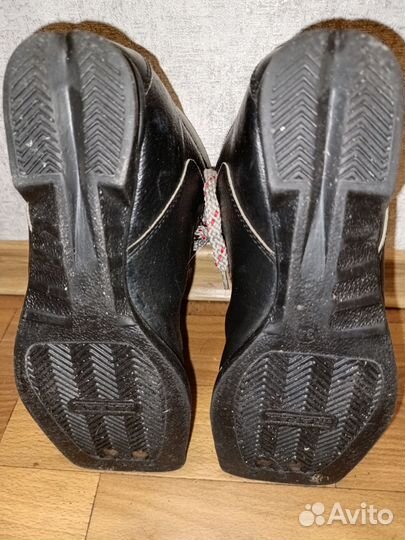 Лыжные ботинки