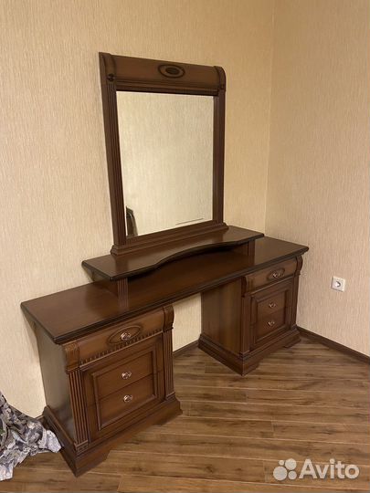 Стол туалетный Валенсия