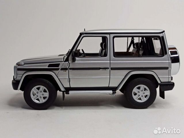 Mercedes G500 1998 Autoart 1:18