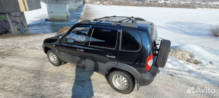 Chevrolet Niva 1.7 МТ, 2011, 100 000 км