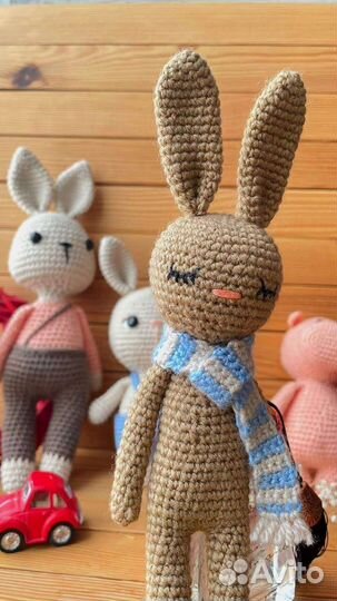 Заяц вязаный