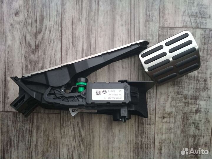 Накладки на педали Skoda Yeti АКПП (хром)