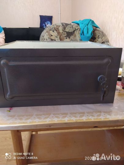 Сейф металлический