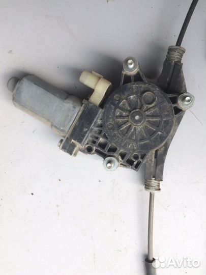 Стеклоподъемник передний левый Kia Rio 2