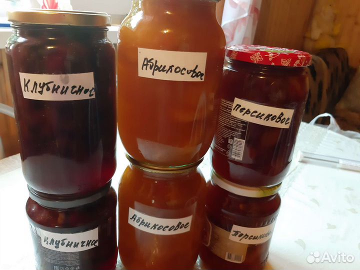 Огурцы, помидоры, варенье, салатики, грибная икра