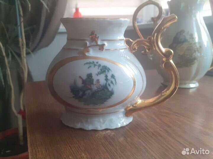 Тарелки и др предметы сервизов