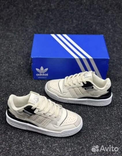 Кроссовки adidas