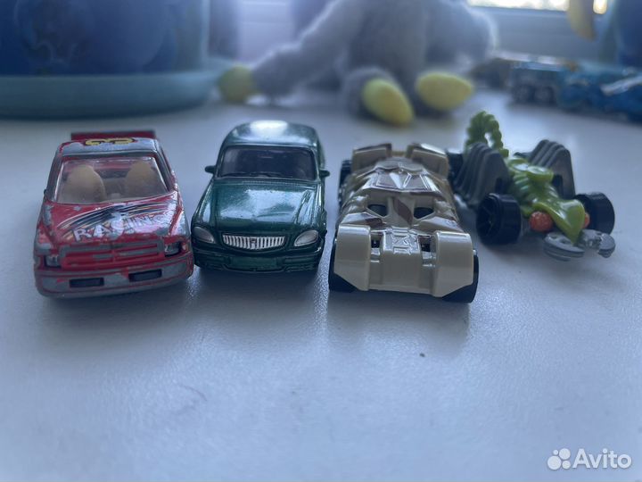 Hot wheels машинки