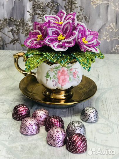 Фиалка из бисера