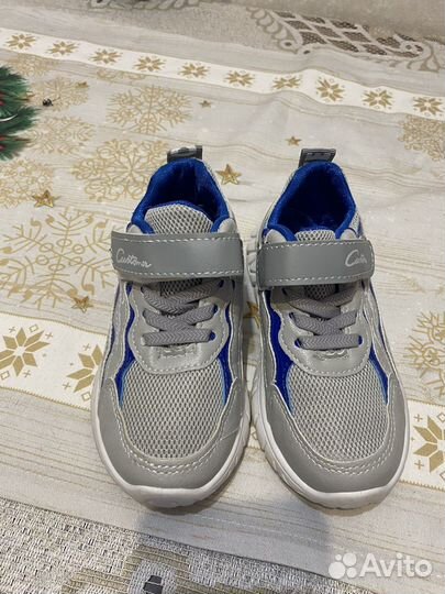 Кроссовки детские