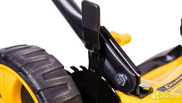 Бензиновая газонокосилка Champion LM5127