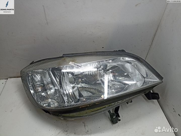 Фара правая на Opel Zafira A