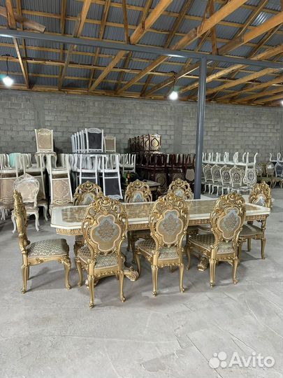 Кухонный стол и стулья