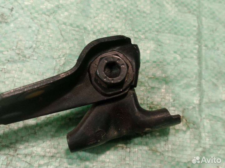 Петля капота правая Audi 80 B3