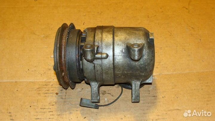 Компрессор кондиционера Nissan terrano 1 94г