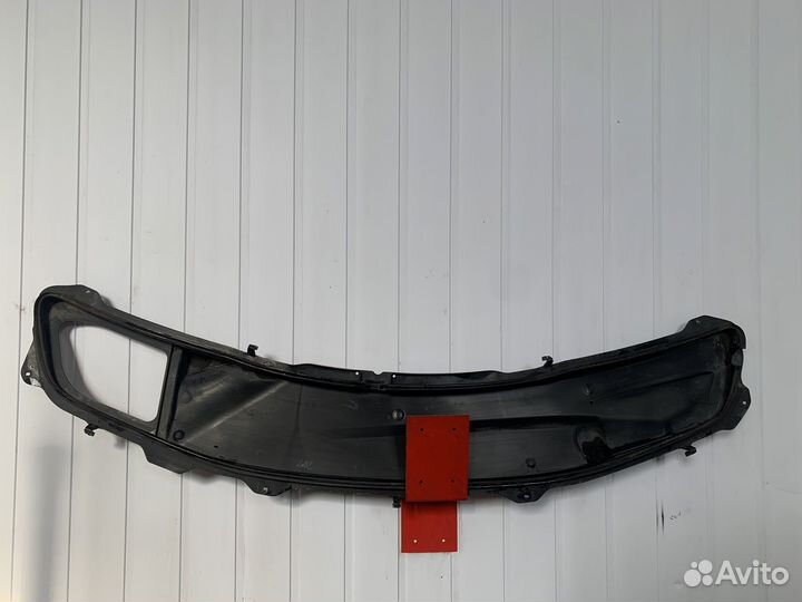 Водосток капота mercedes w164