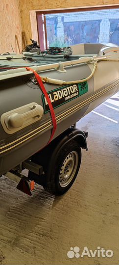 Лодка с мотором 9.9 и прицепом