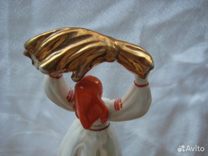 Статуэтки девушек. Фарфор СССР